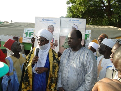 Le sultan de Tchibiri en compagnie de Soumana Tinni Wonkoye